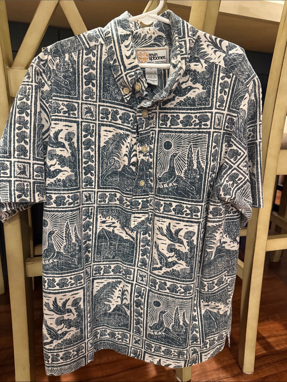 reyn spooner Blue & White Island Print Short Pullover Down Shirt -Size L